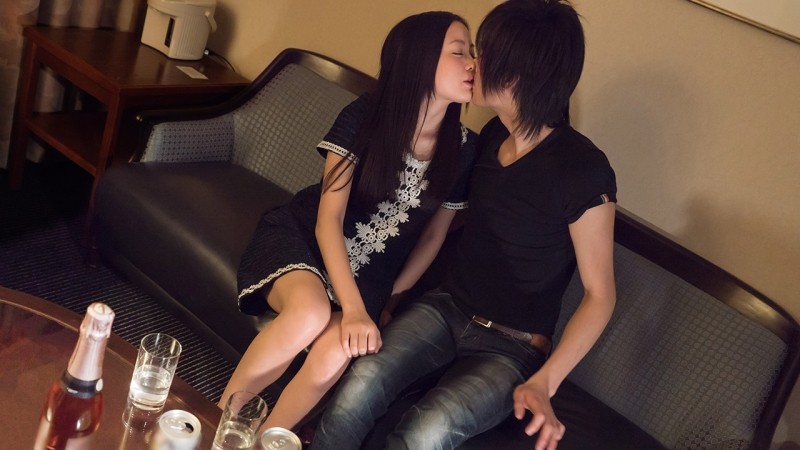 S-CUTE-389_you_03 Playful sex that shines with alcohol and asks for each other / You